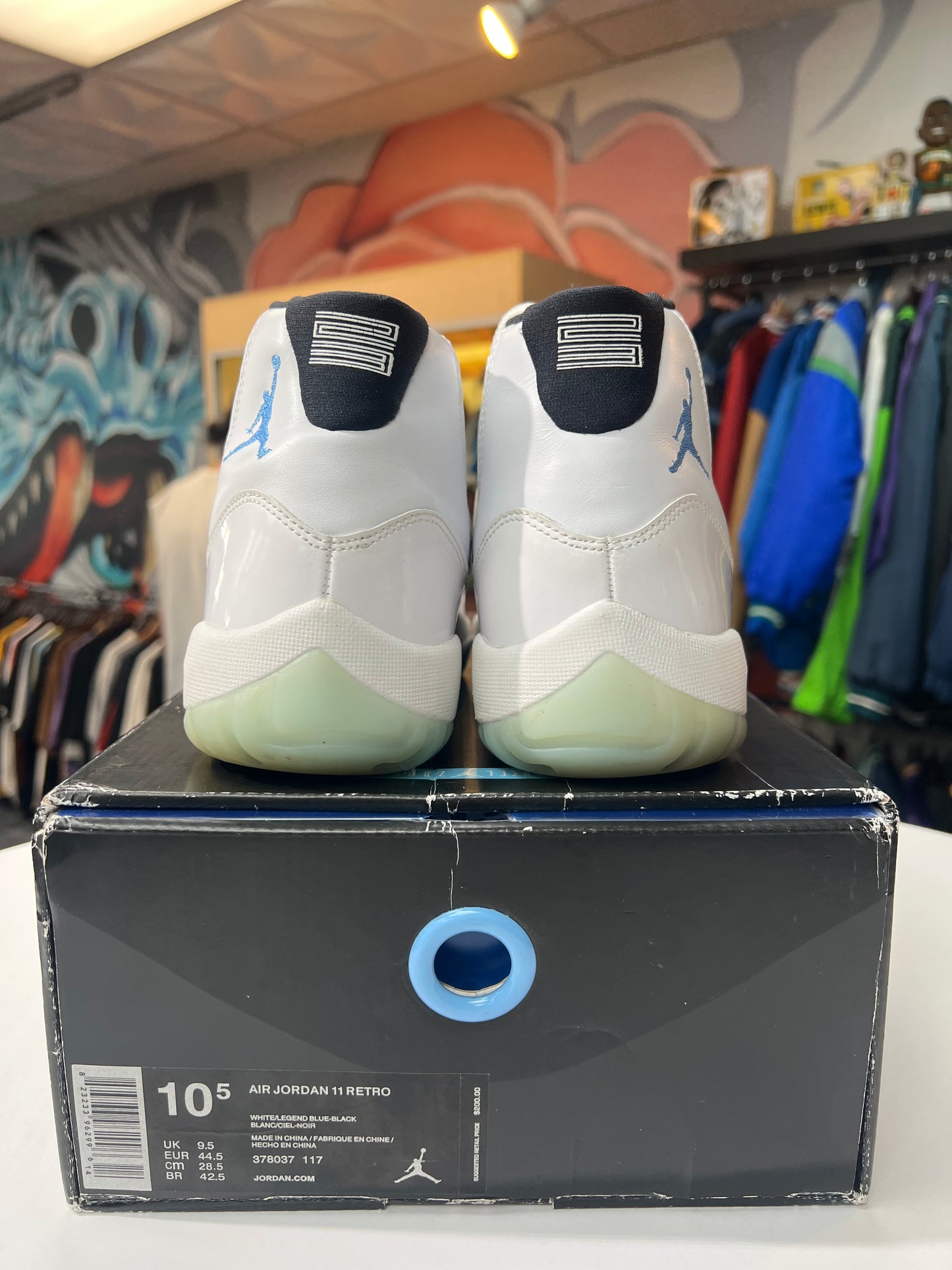 Preowned Jordan 11 Legend Blue (2014)