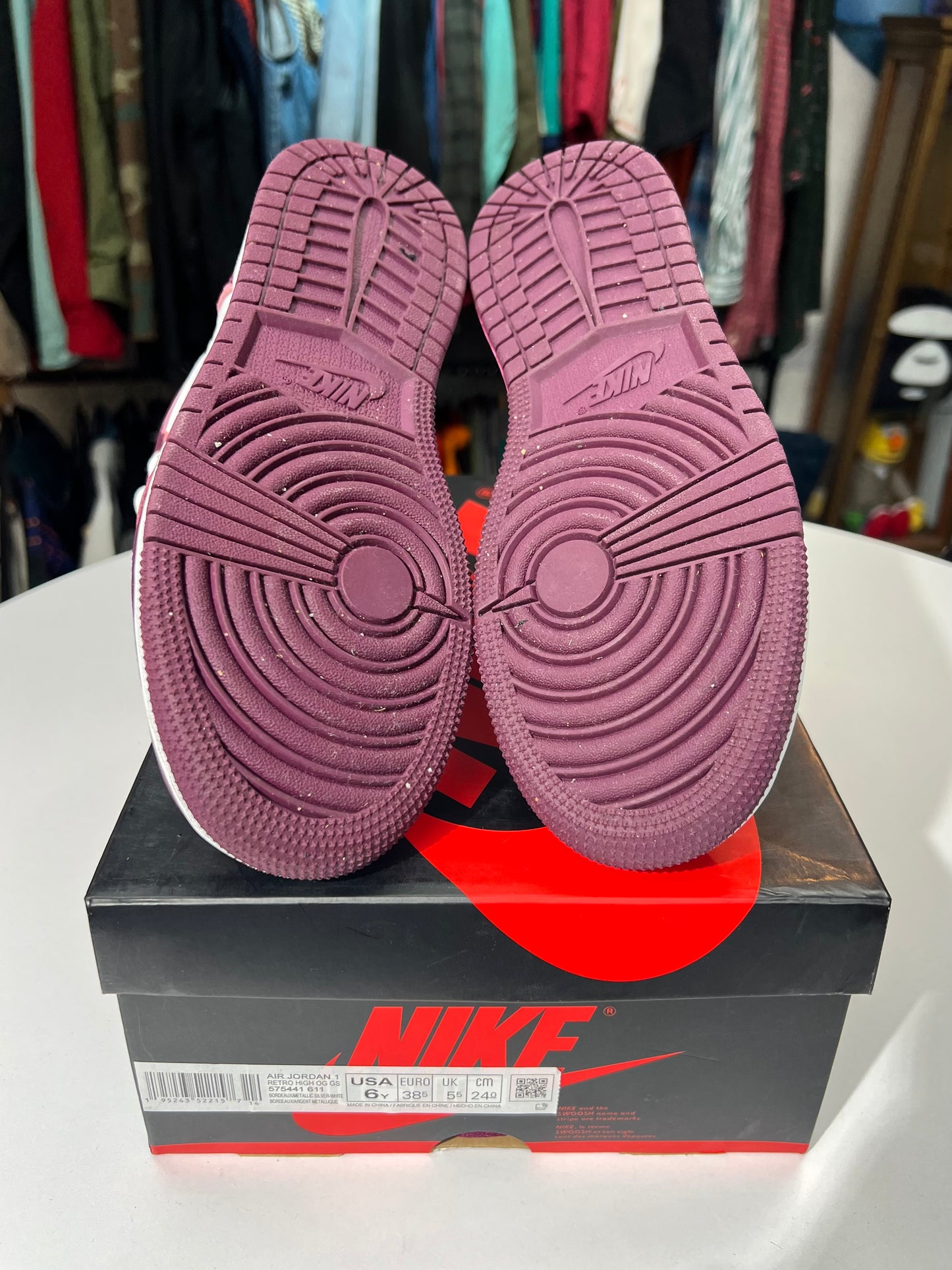 Preowned Jordan 1 Bordeaux