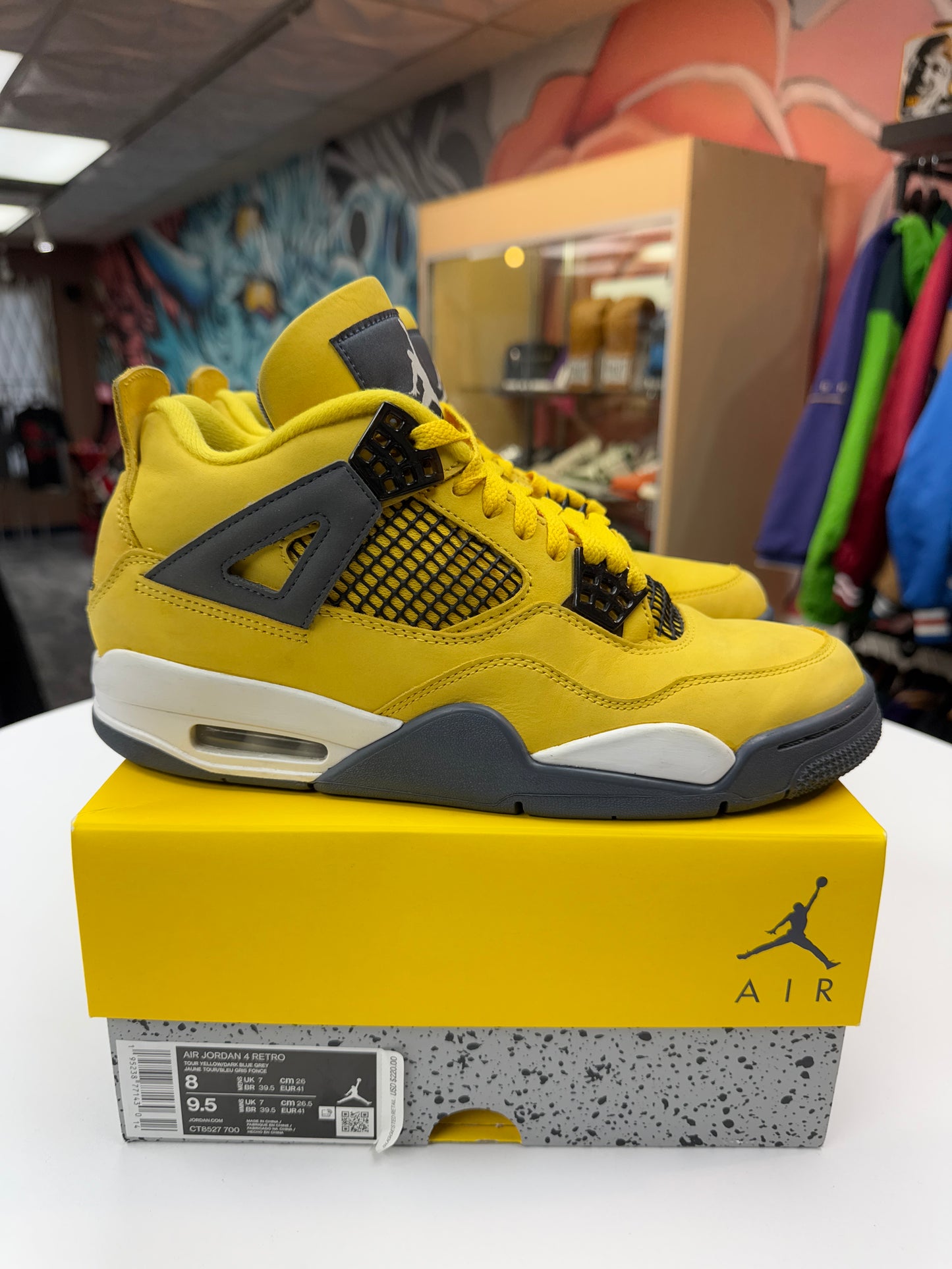 Preowned Jordan 4 Lightning
