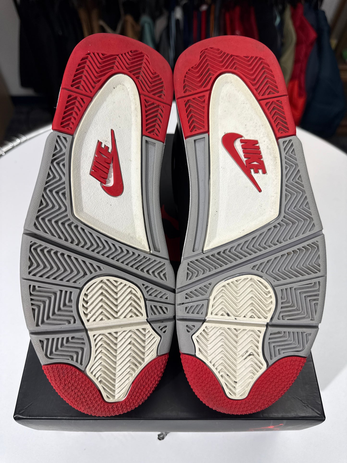 Preowned Jordan 4 Bred (2019)