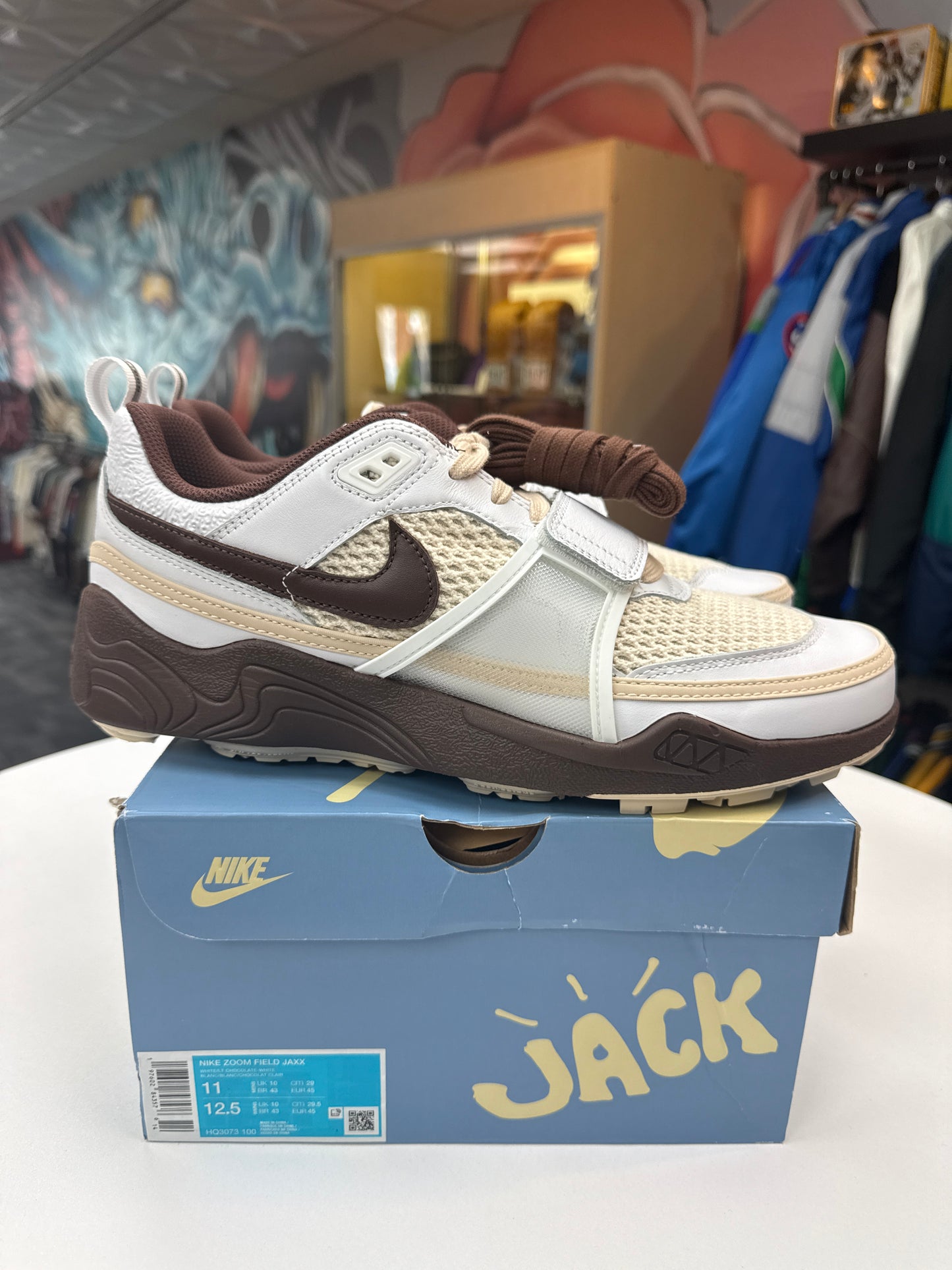 New Travis Scott Zoom Field Jaxx Light Chocolate