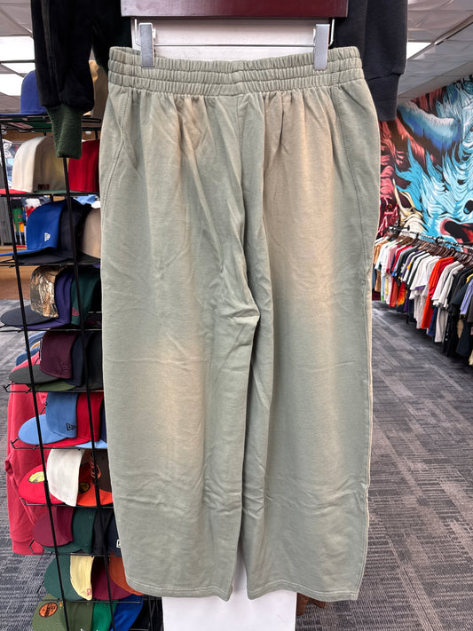 New GV Raspberry Hills Canyon Sweats