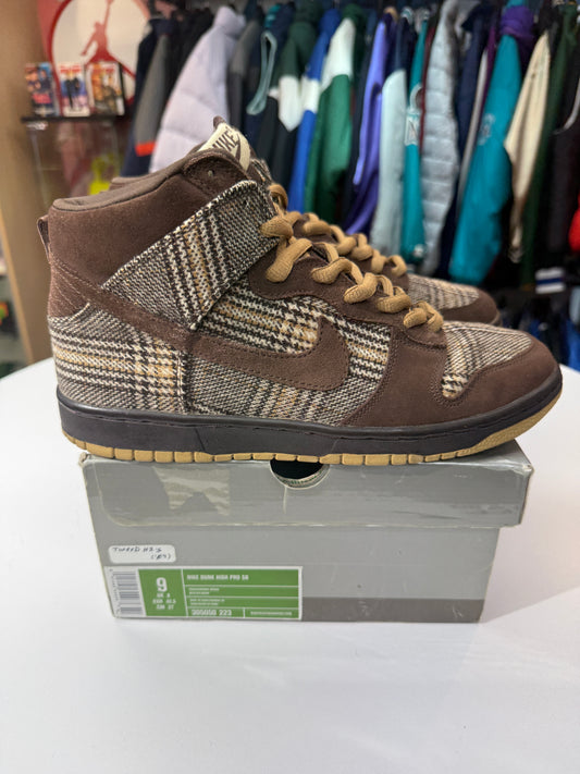Preowned Tweed Nike SB Dunk High(2004)