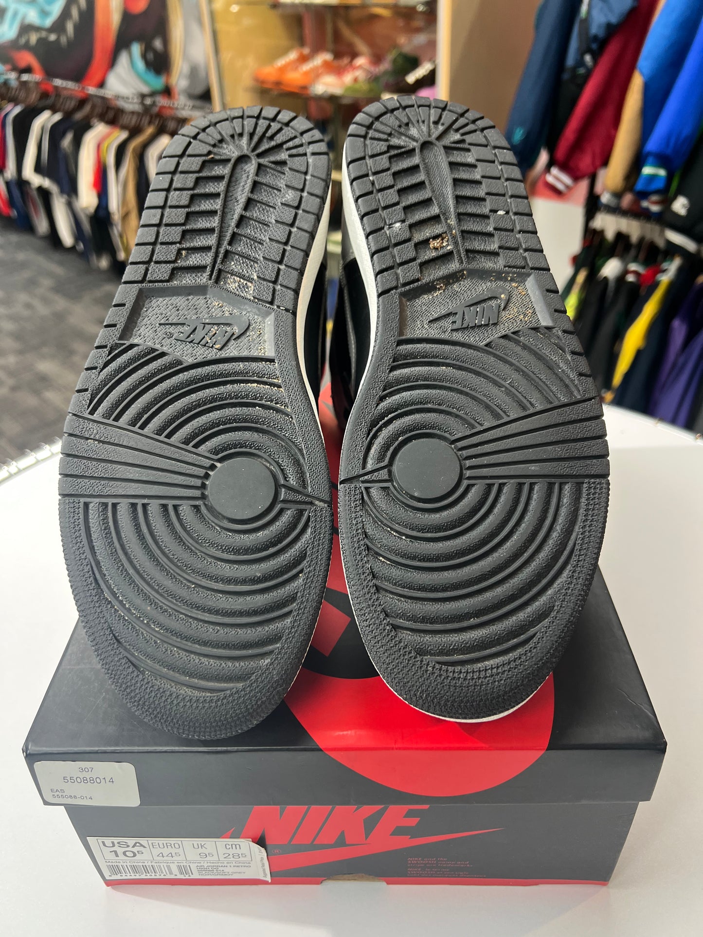 Preowned Jordan 1 Shadow (2013)