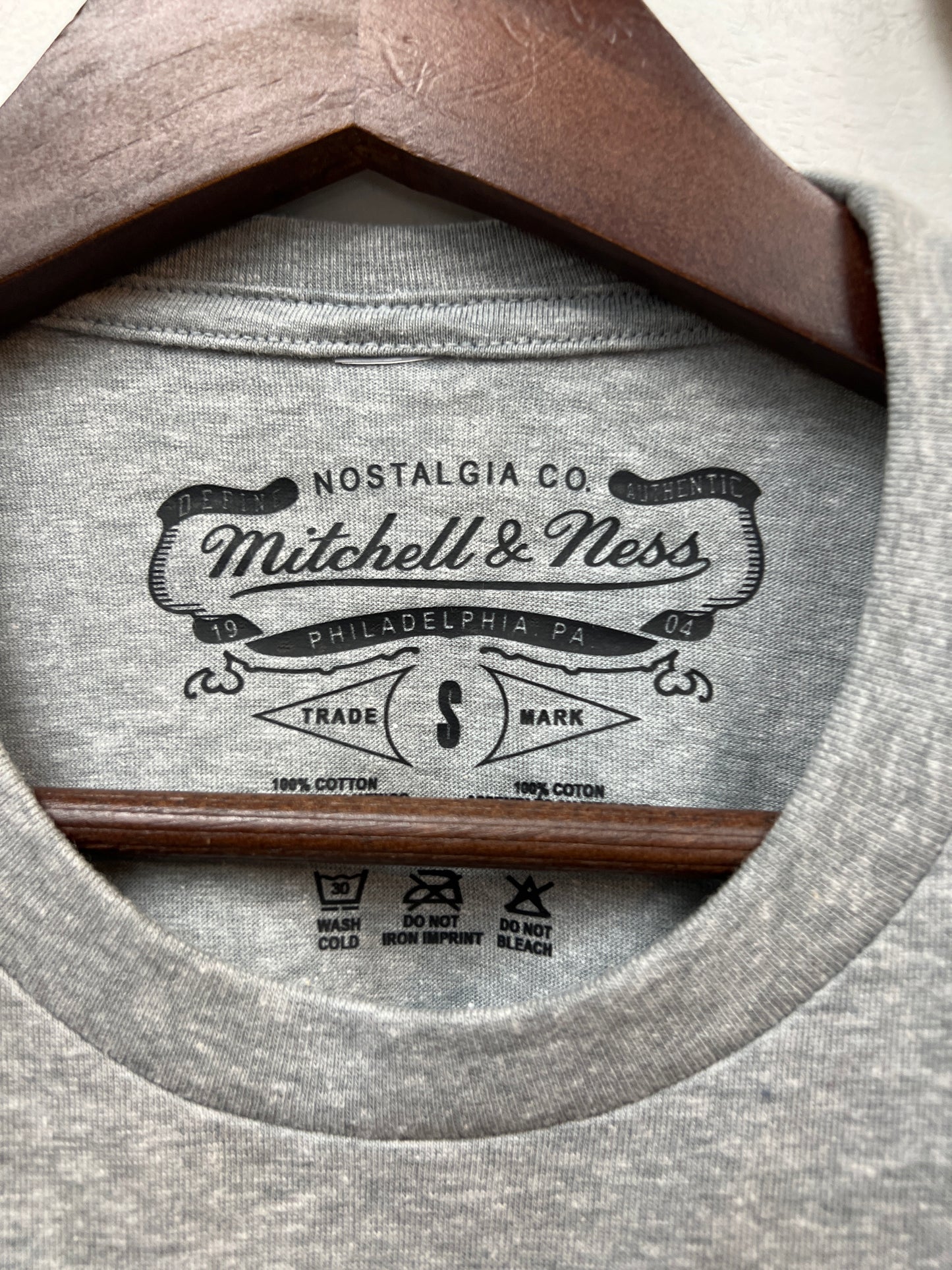 New Mitchell & Ness Hardwood Classics Seattle Sonics Grey Tee