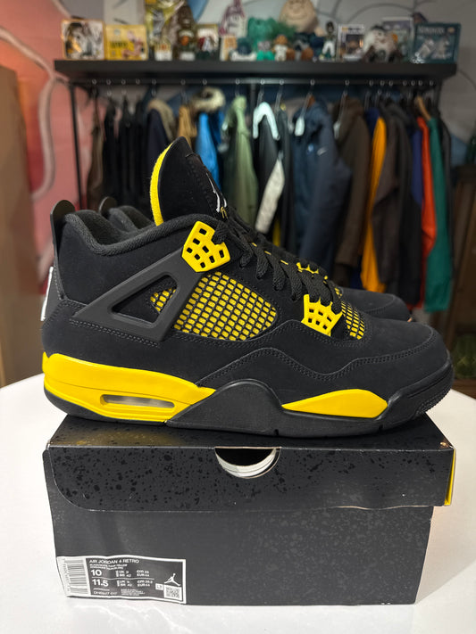 Preowned Jordan 4 Retro Thunder