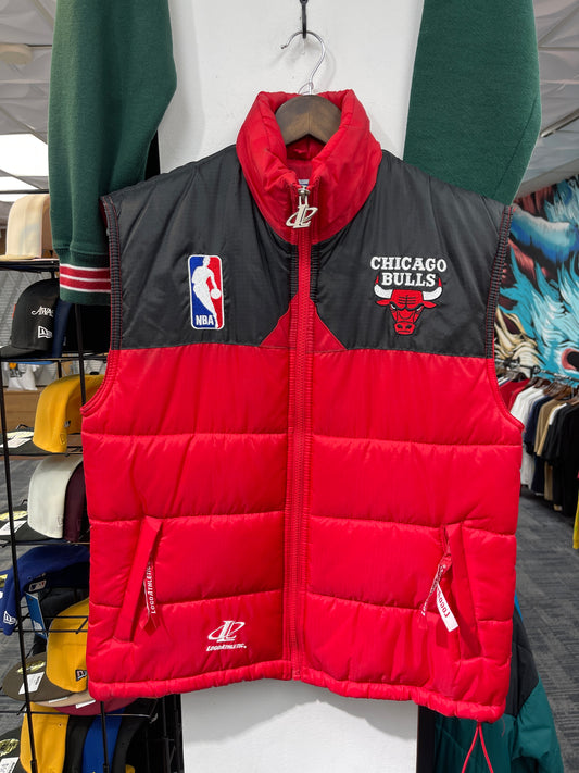 Bulls vintage logo athletics puffer vest