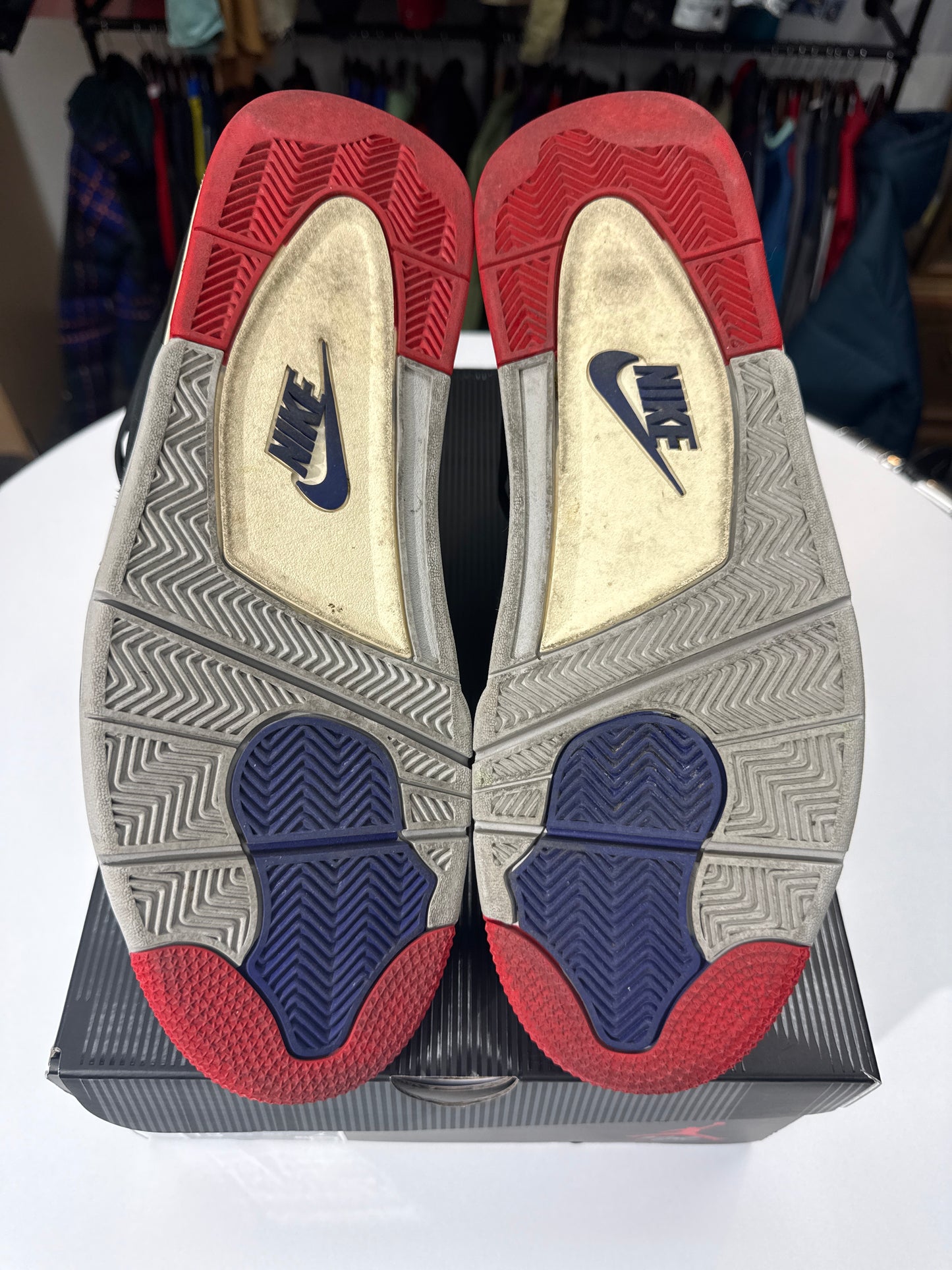 Preowned Jordan 4 Rare Air (White Lettering)