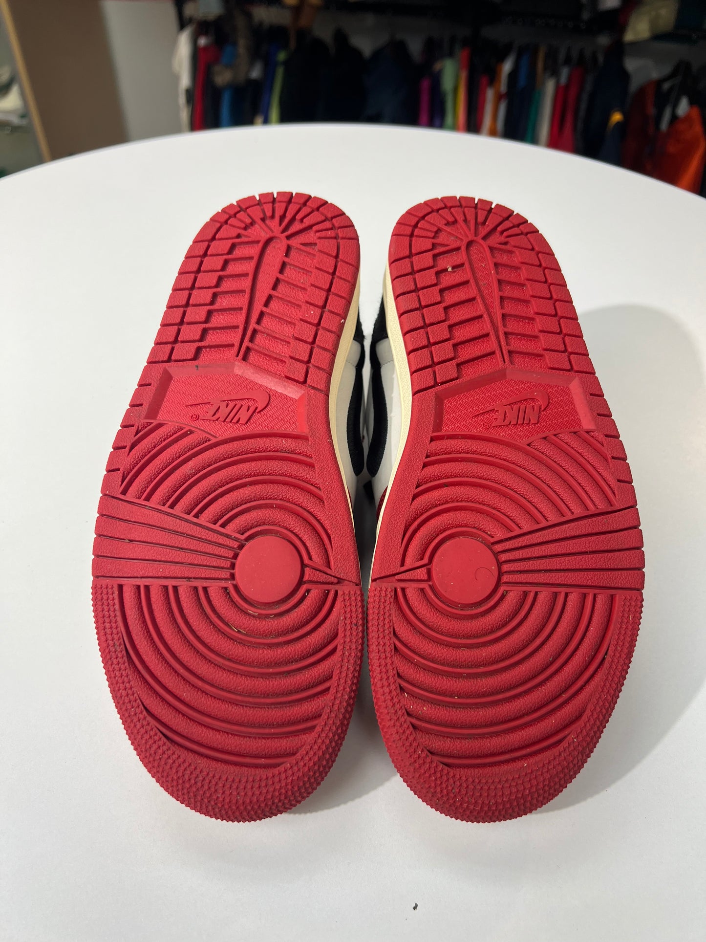 Preowned Jordan 1 Retro Low OG Trophy Room