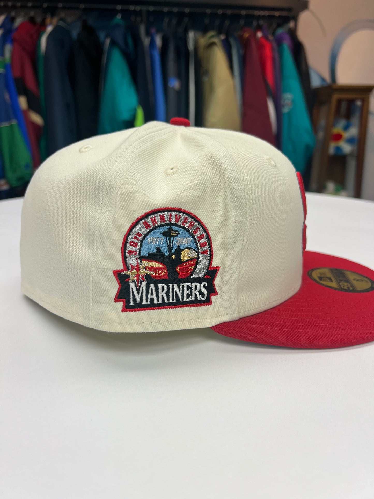 Mariners Red Visor 39th Anniversary Fitted