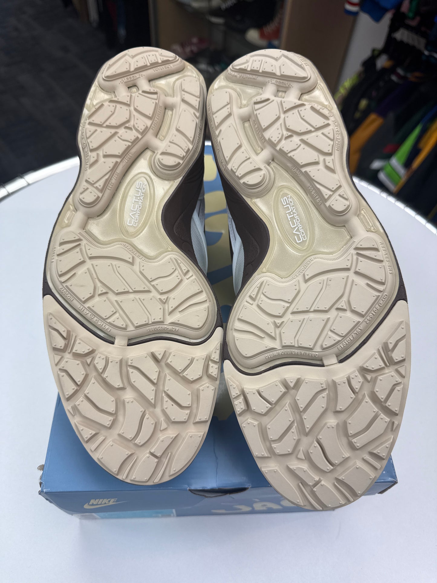 New Travis Scott Zoom Field Jaxx Light Chocolate