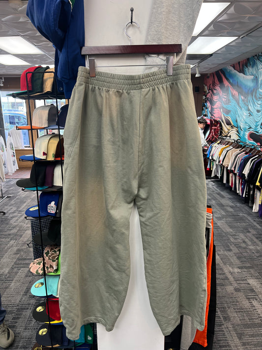 GV Raspberry Hills Olive Sweats