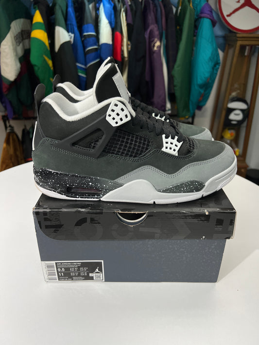 Preowned Jordan 4 Retro Fear
