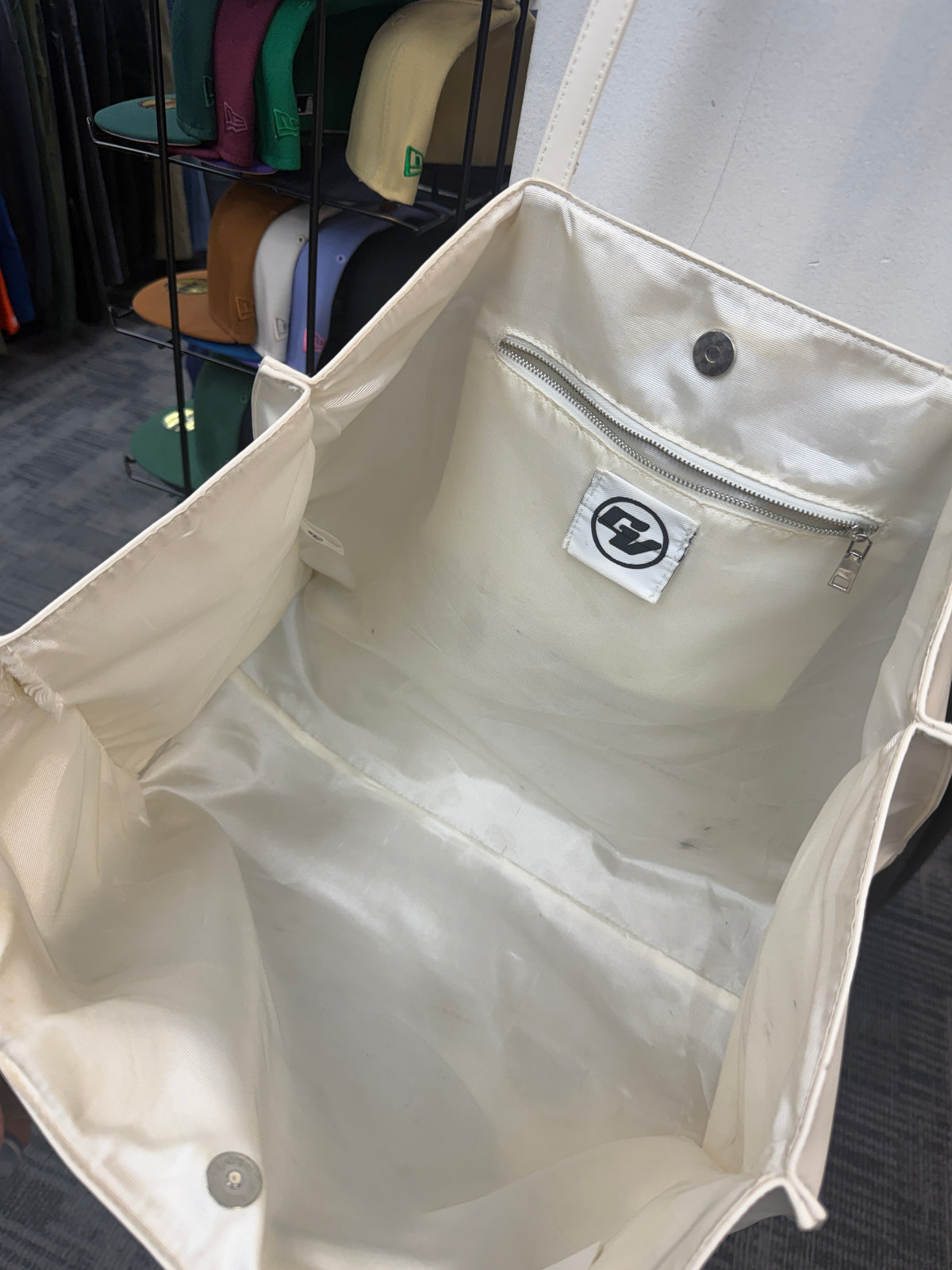 GV Raspberry Hills Shopper Bag