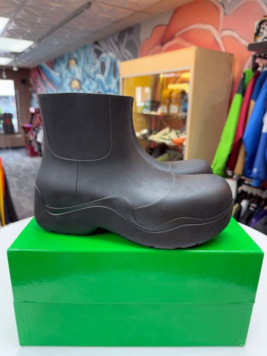 Preowned Bottega Puddle Boots Black
