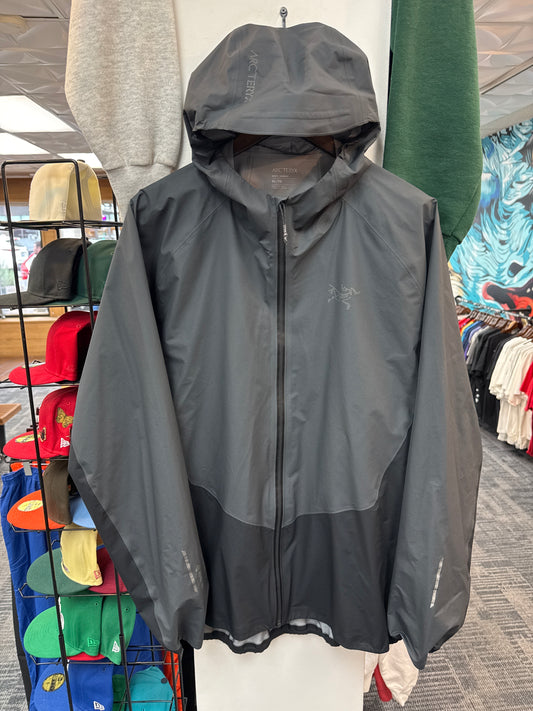 Arc’Teryx Norvan Gore-Tex Shell Jacket