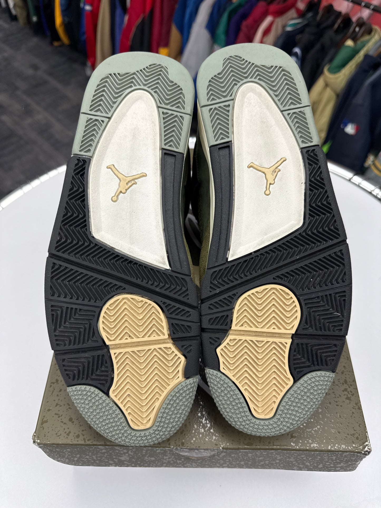 Preowned Jordan 4 Craft Olive
