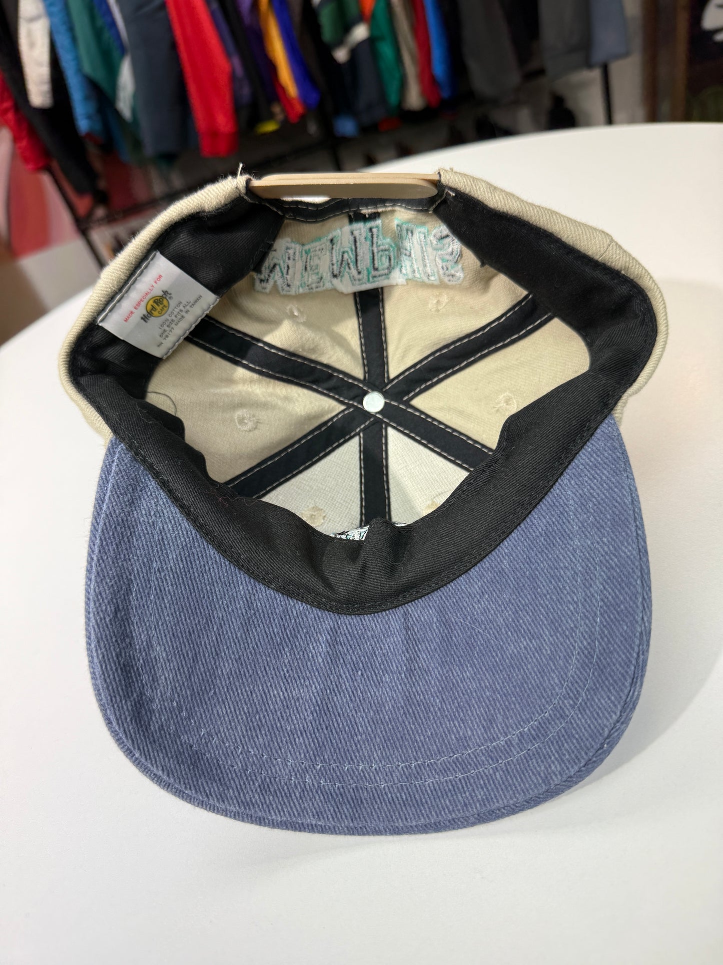 Vintage Hard Rock Memphis Snap