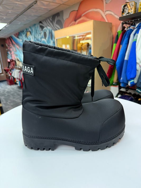 Preowned Balenciaga Alaskan Boot