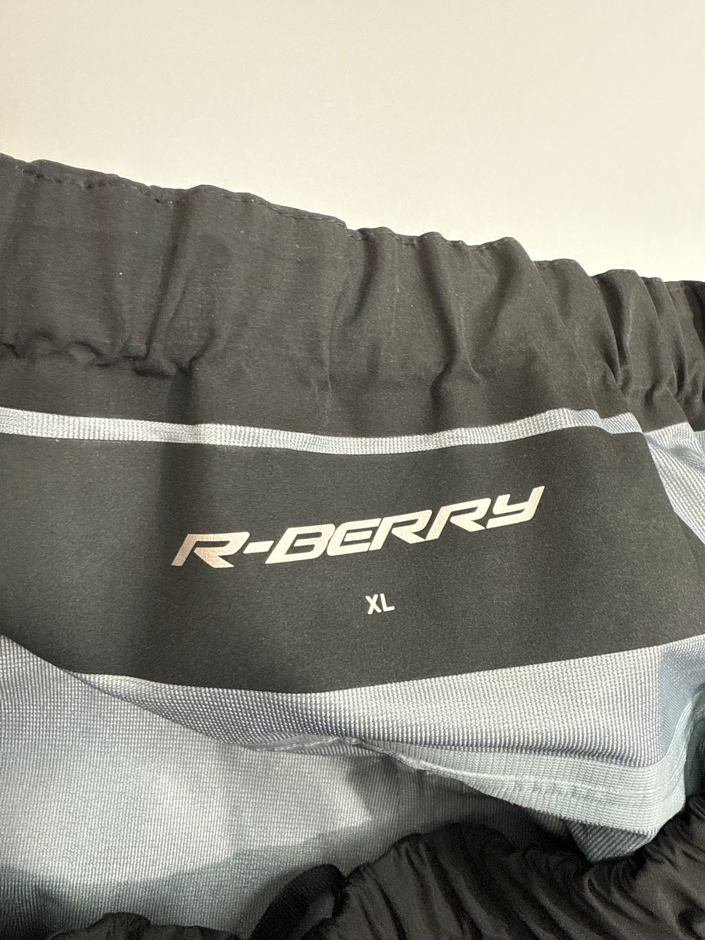 New GV Raspberry Hills Casamigos Rain Pants