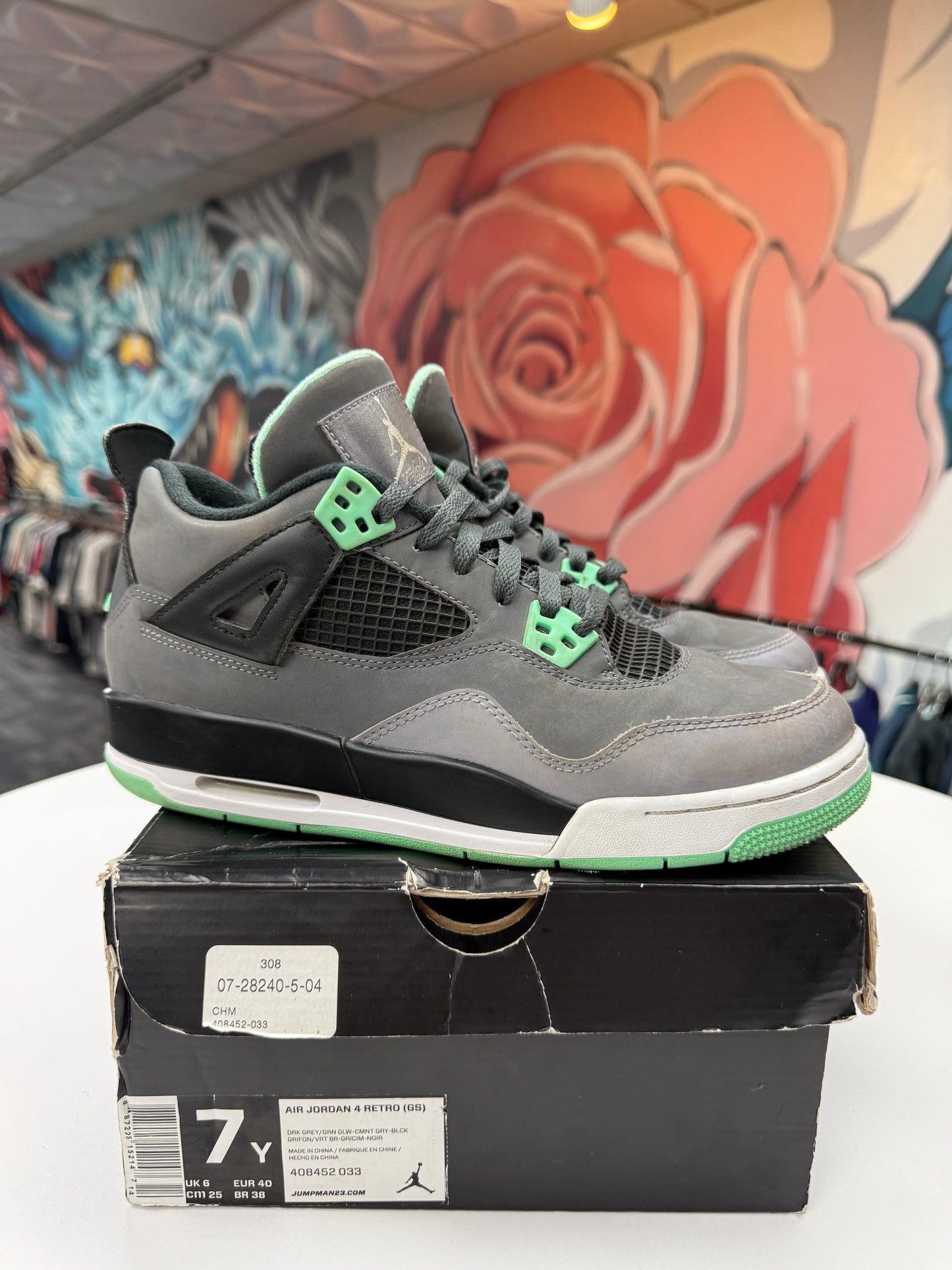 Preowned Jordan 4 Green Glow (2013)