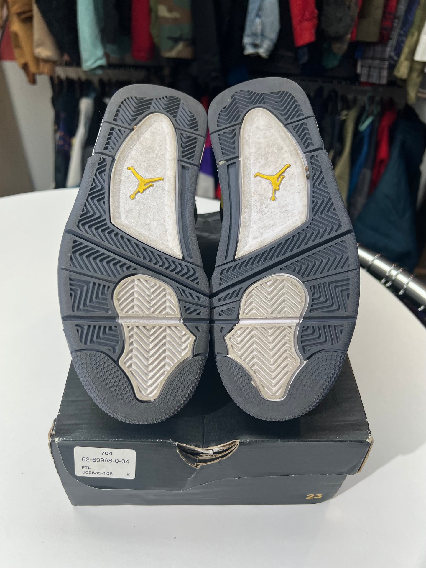 Preowned Jordan 4 Lightning