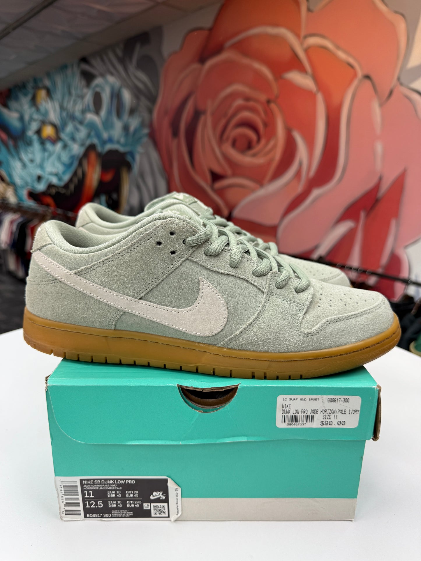 Preowned Nike SB Dunk Low Island Green Gum