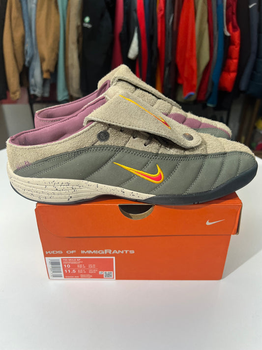 New Nike Kids of Immigrants T90 Mule Khaki University Gold
