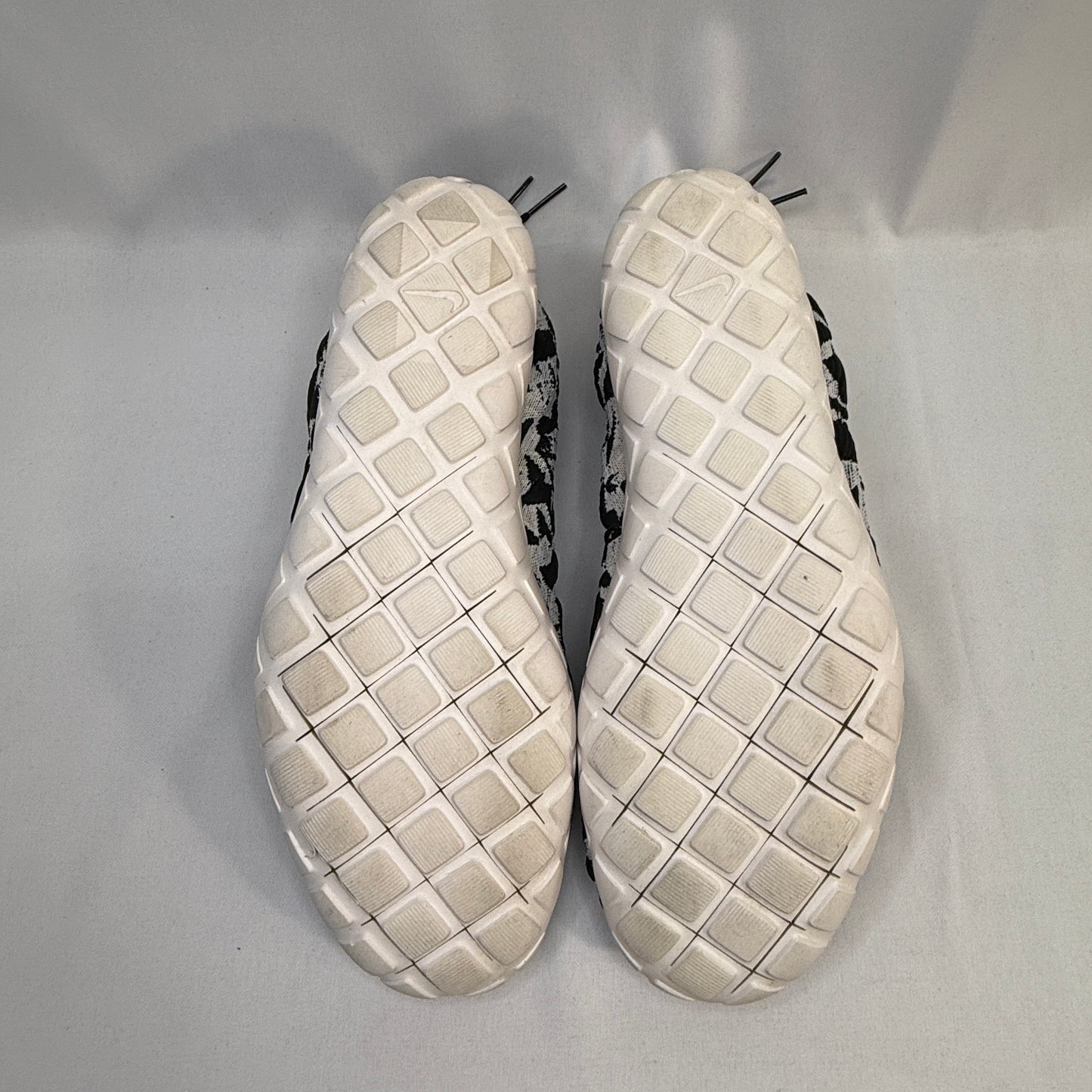 Preowned Nike Moc Sample