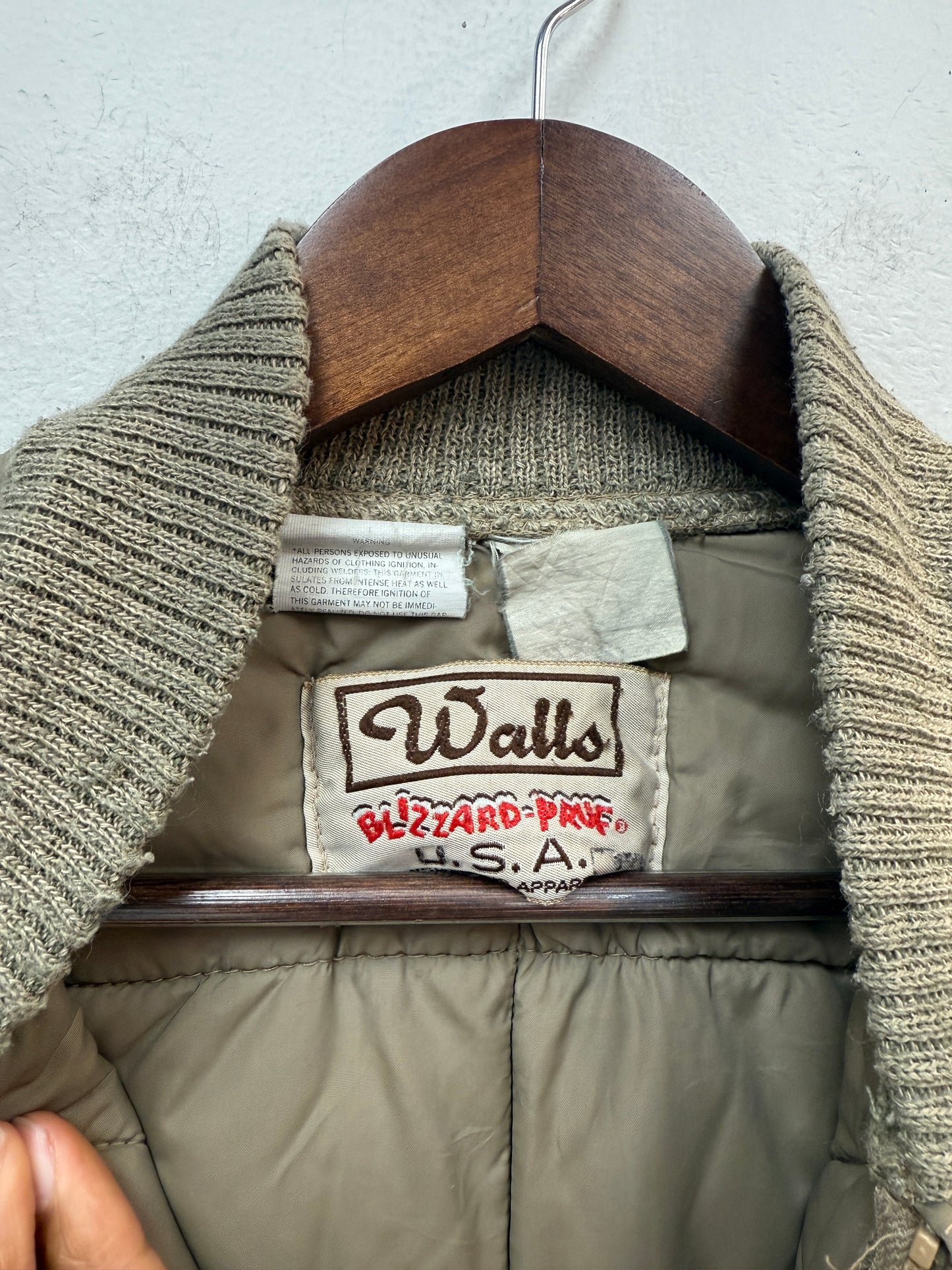 Vintage Walls Puffer Jacket