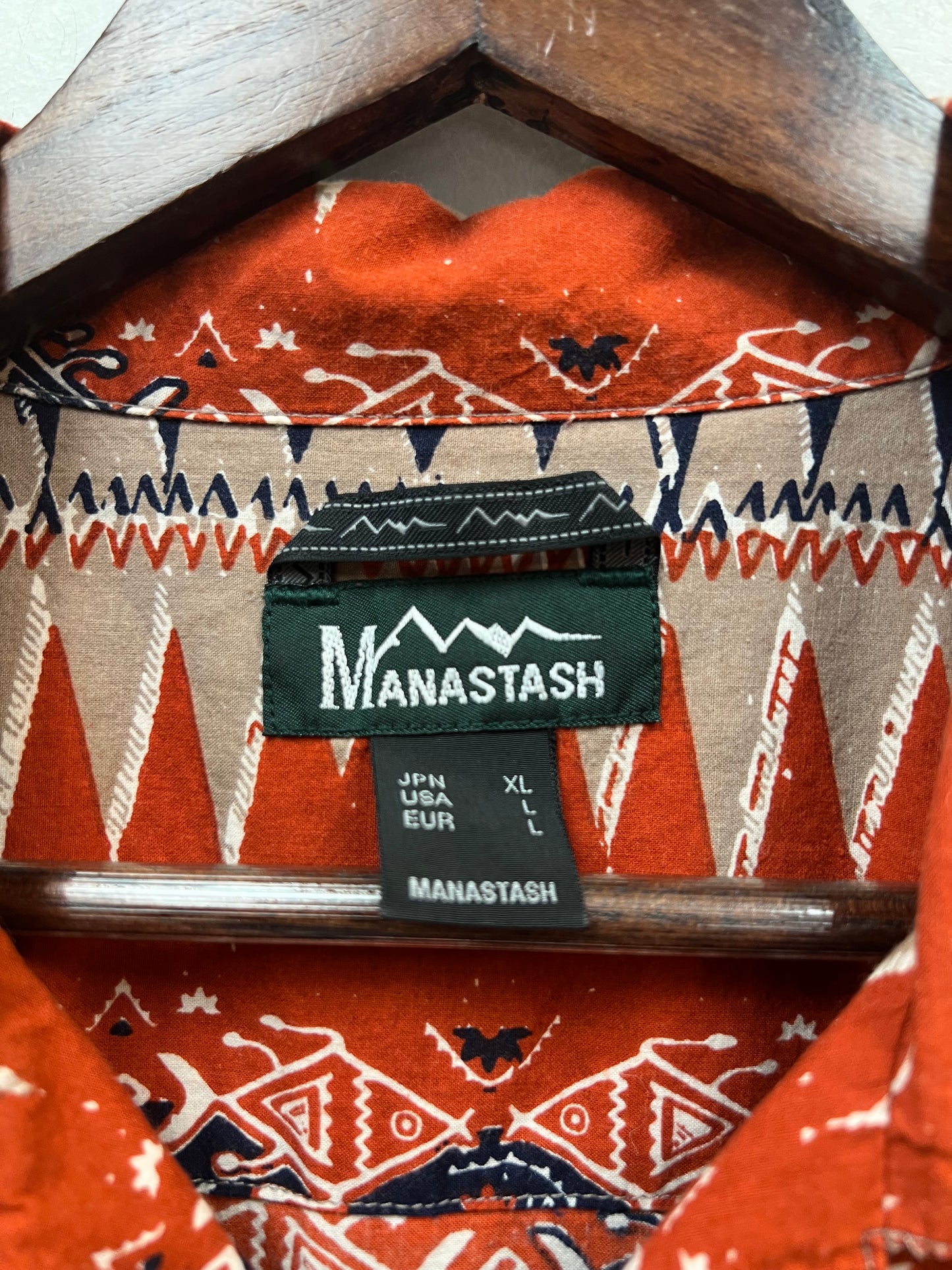 ManaStash Button Up