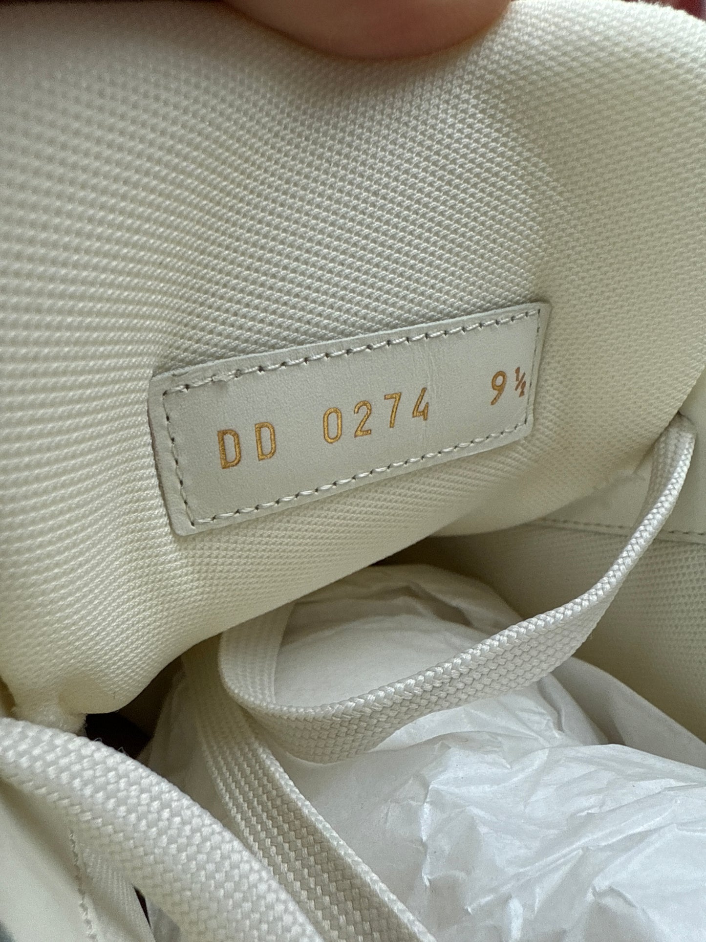 Preowned LV Damoflage Trainer