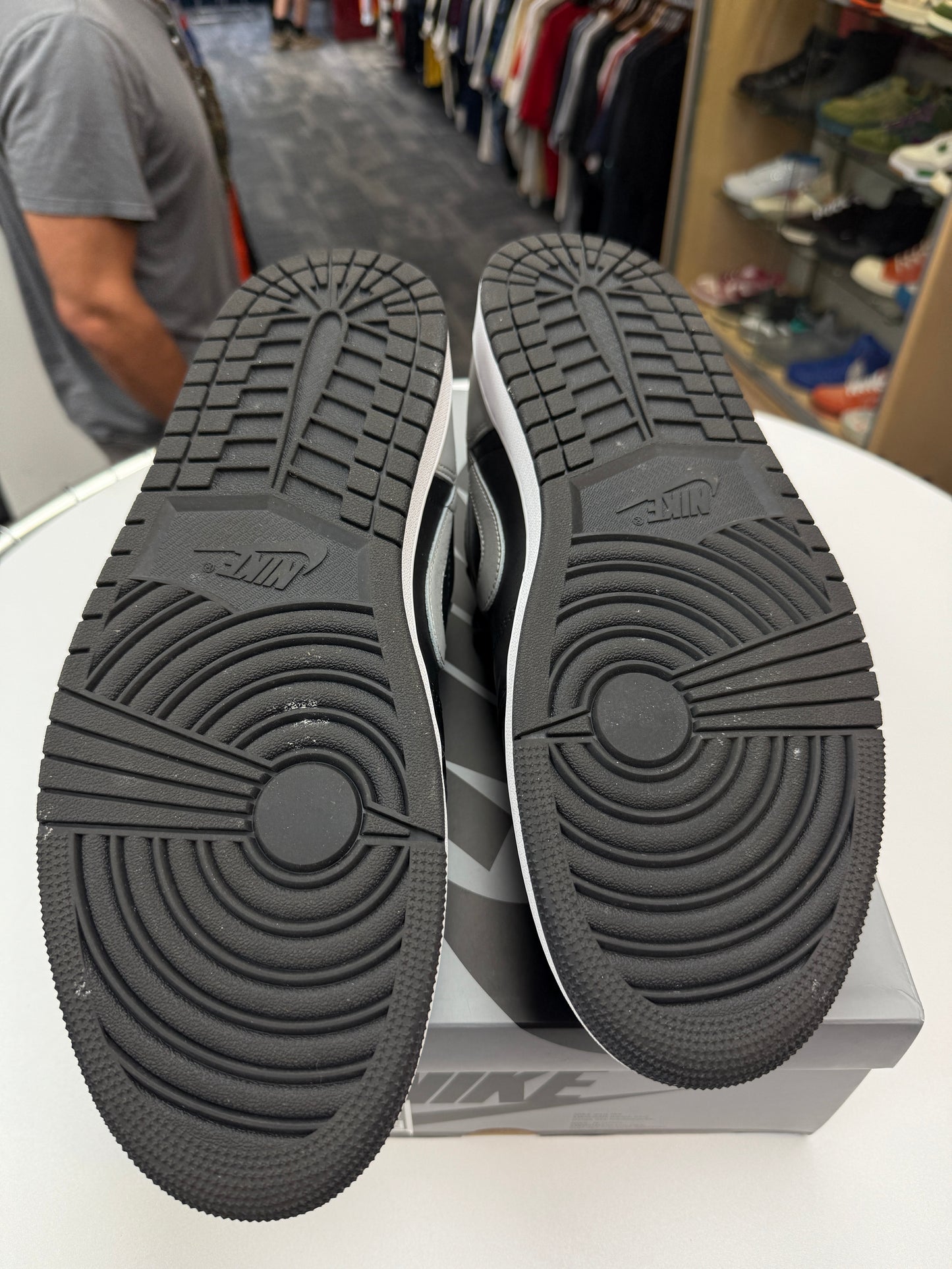 Preowned Shadow Jordan 1 Low (2024)