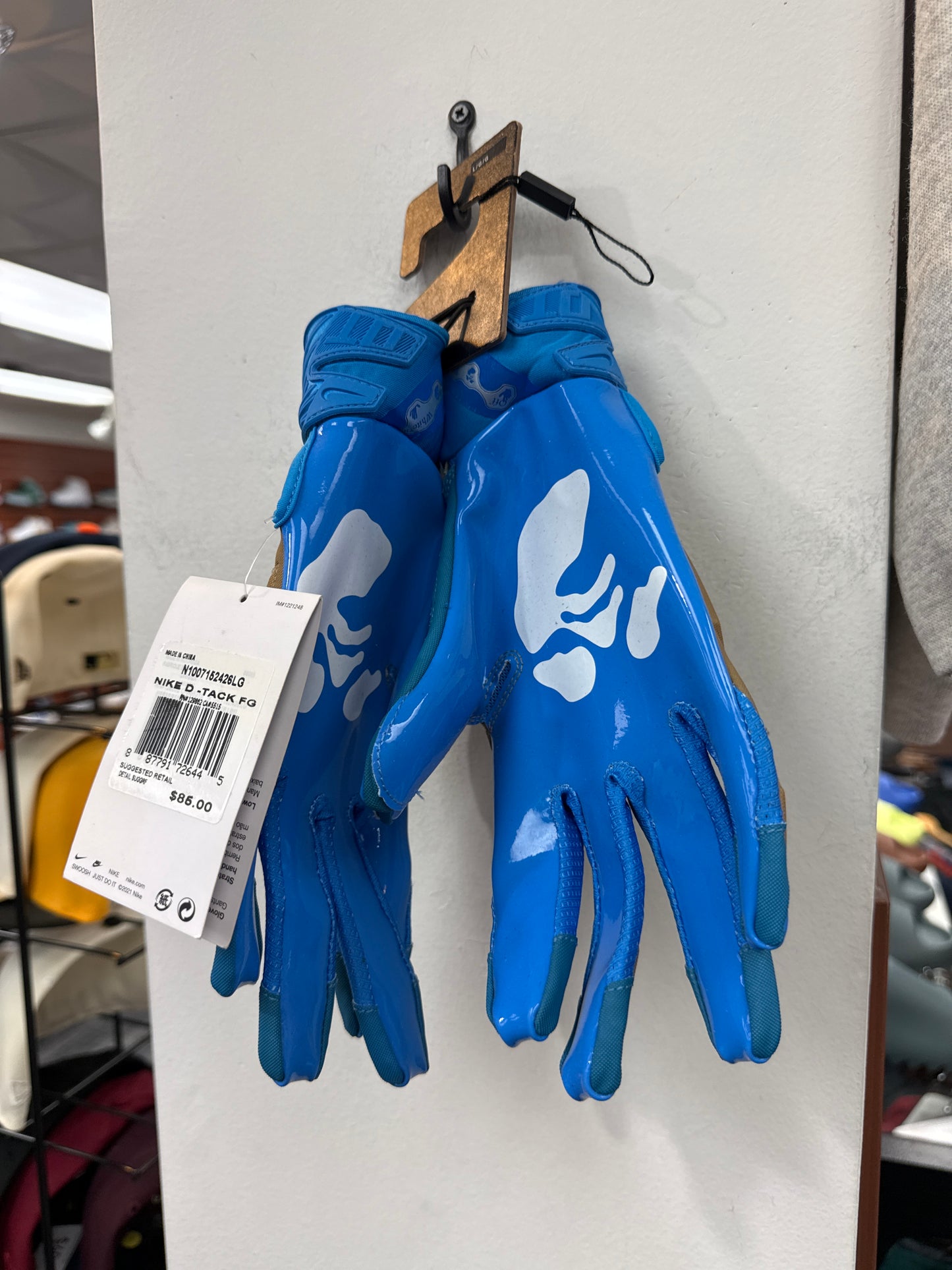 New Off-White Nike D-Tack Football Gloves