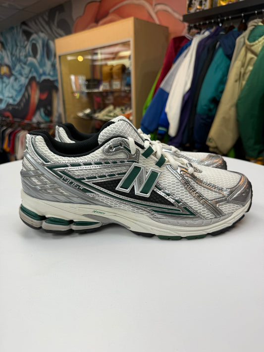 Preowned Spruce Pack New Balance 1906R