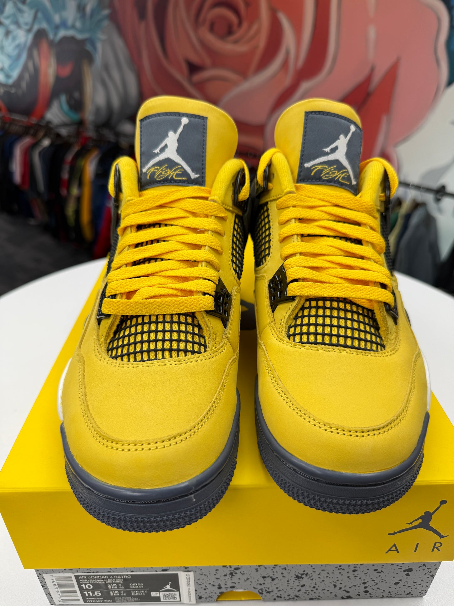 New Lightning Jordan 4