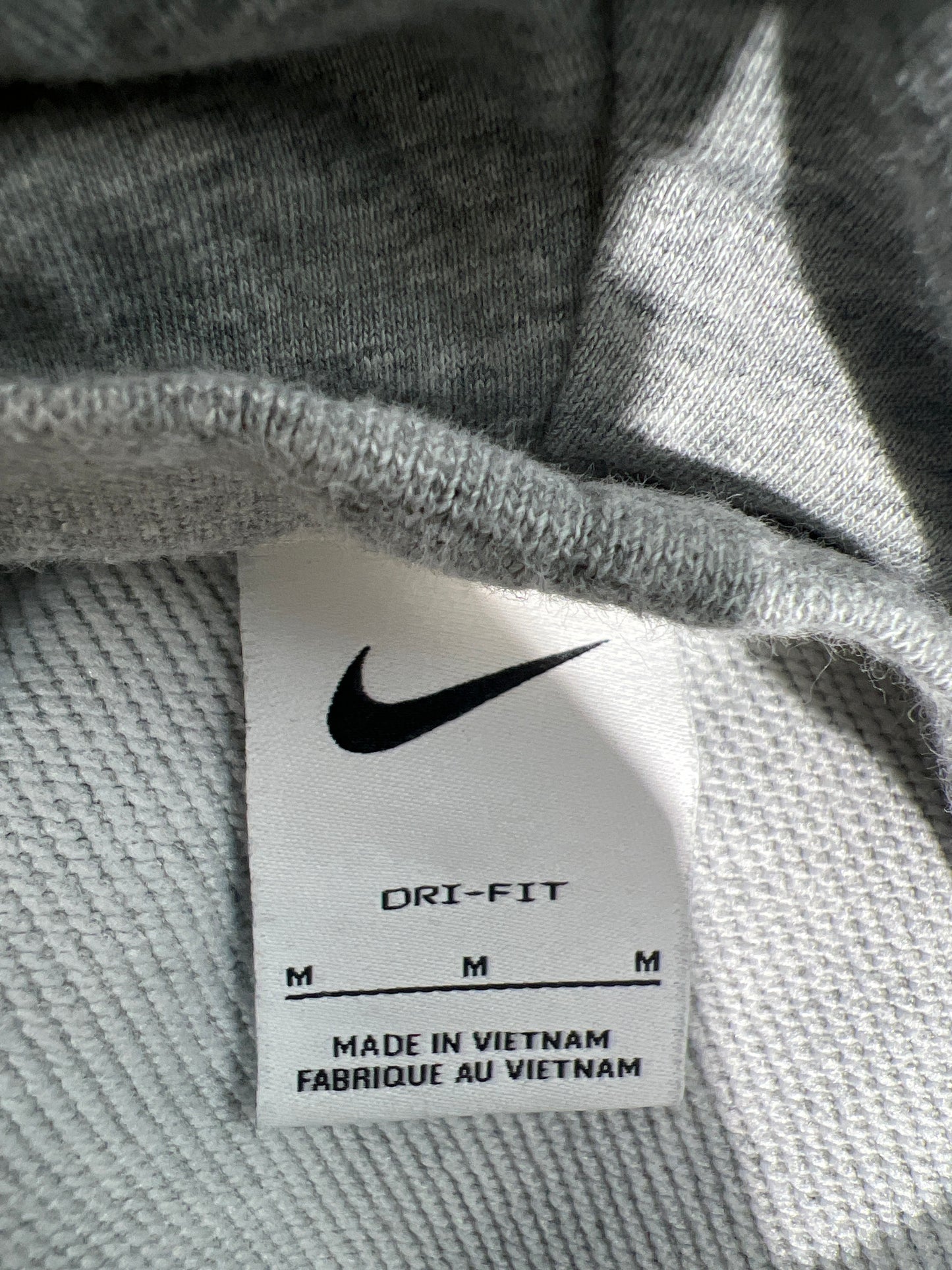Nike Standard Issue Pullover Hoodie