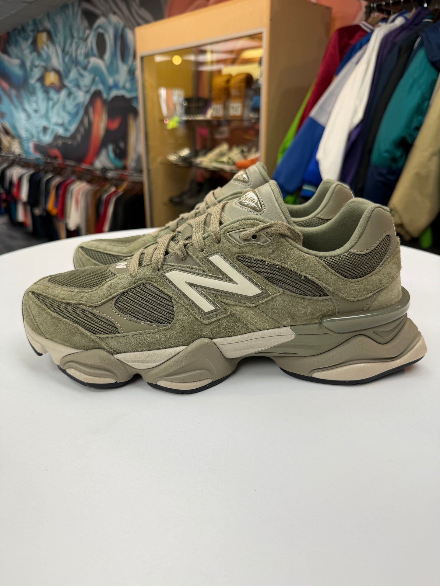Preowned Covert Green New Balance 9060