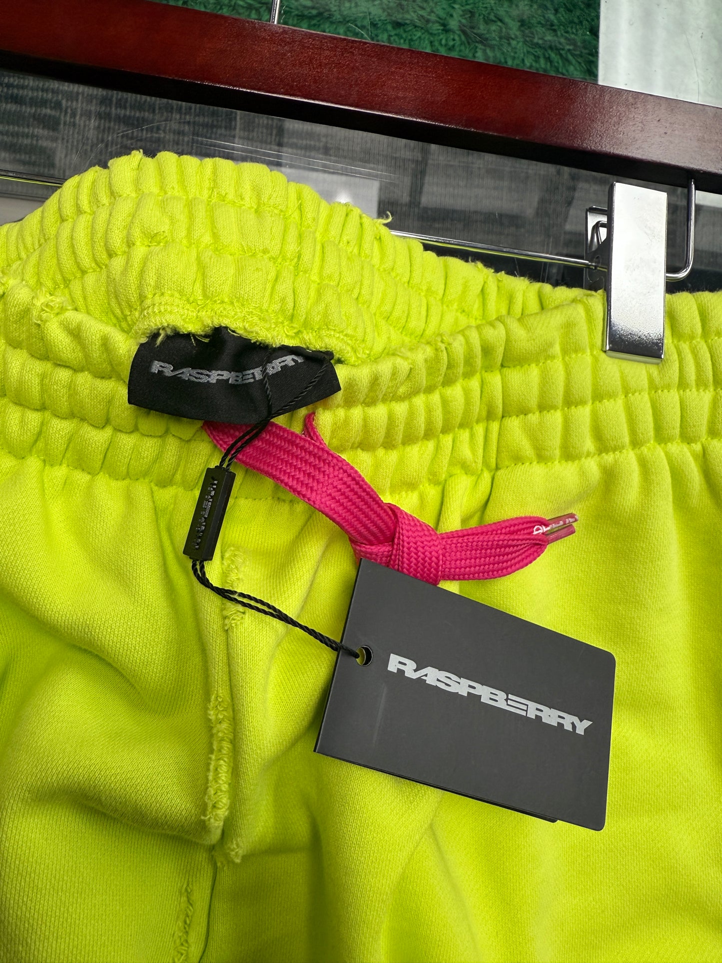 New GV Rasperry Hills Limon Sweats