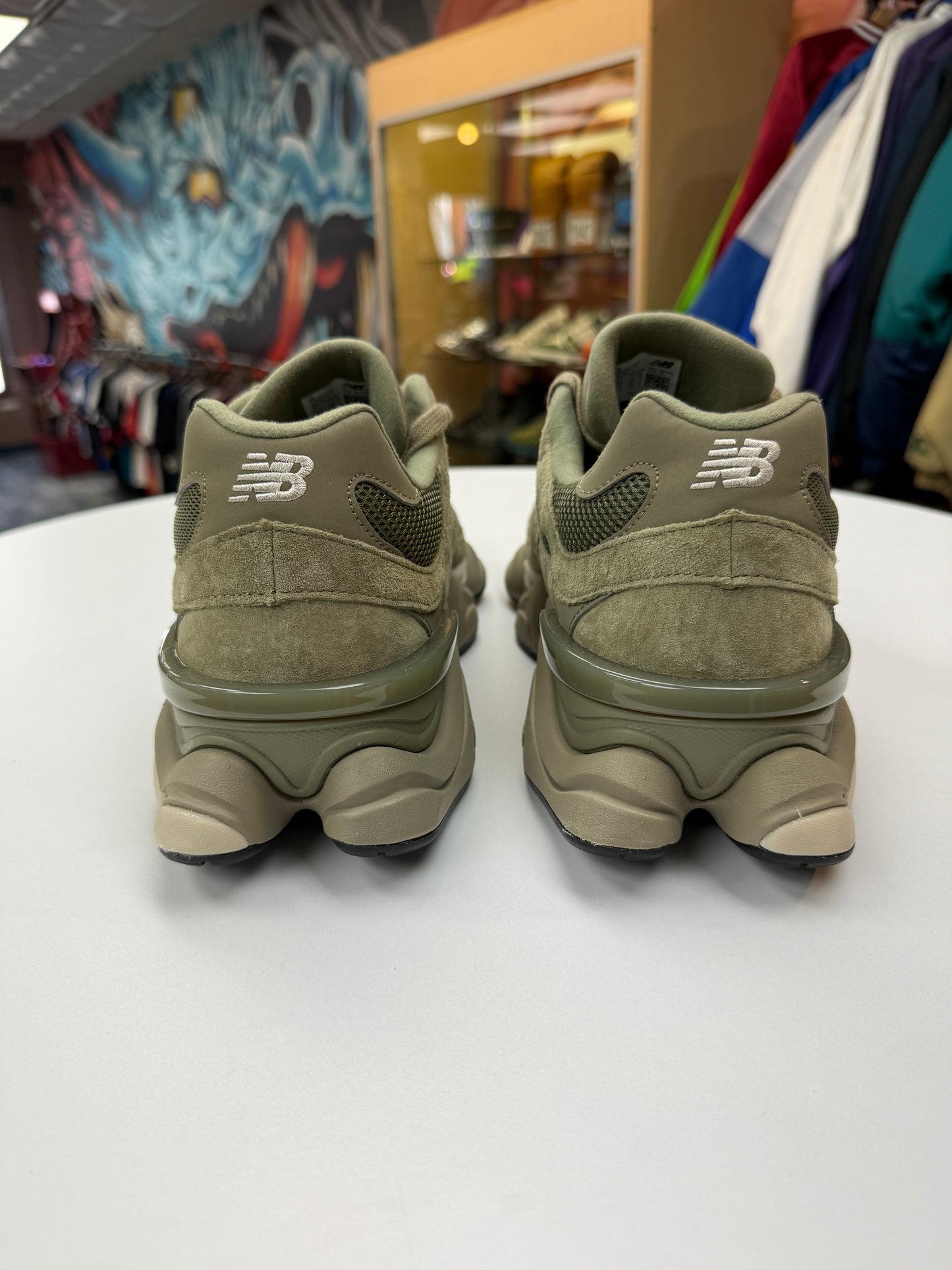 Preowned Covert Green New Balance 9060