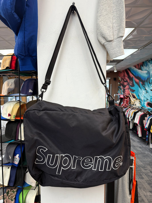 Supreme Black Duffle Bag FW19
