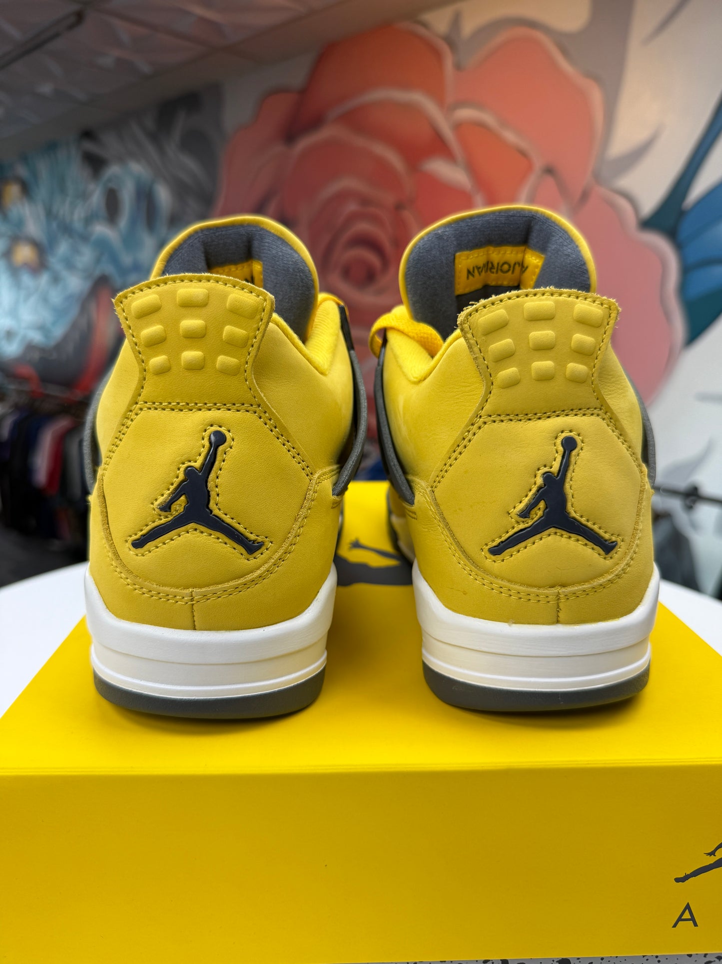 New Lightning Jordan 4