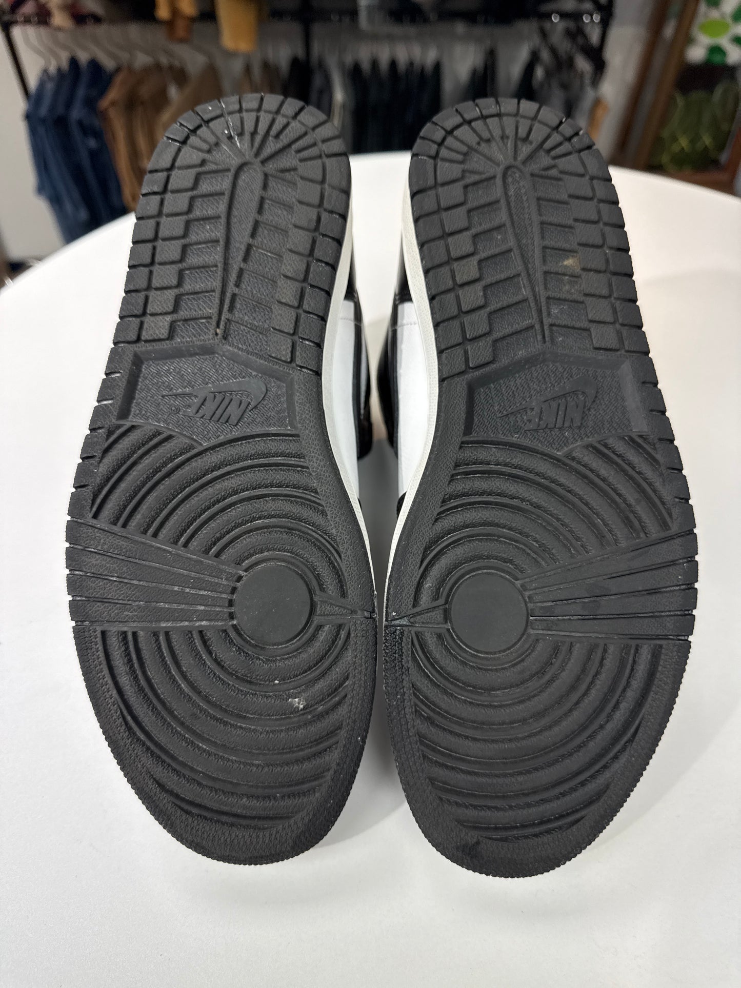 Preowned Jordan 1 Black/White (2014)