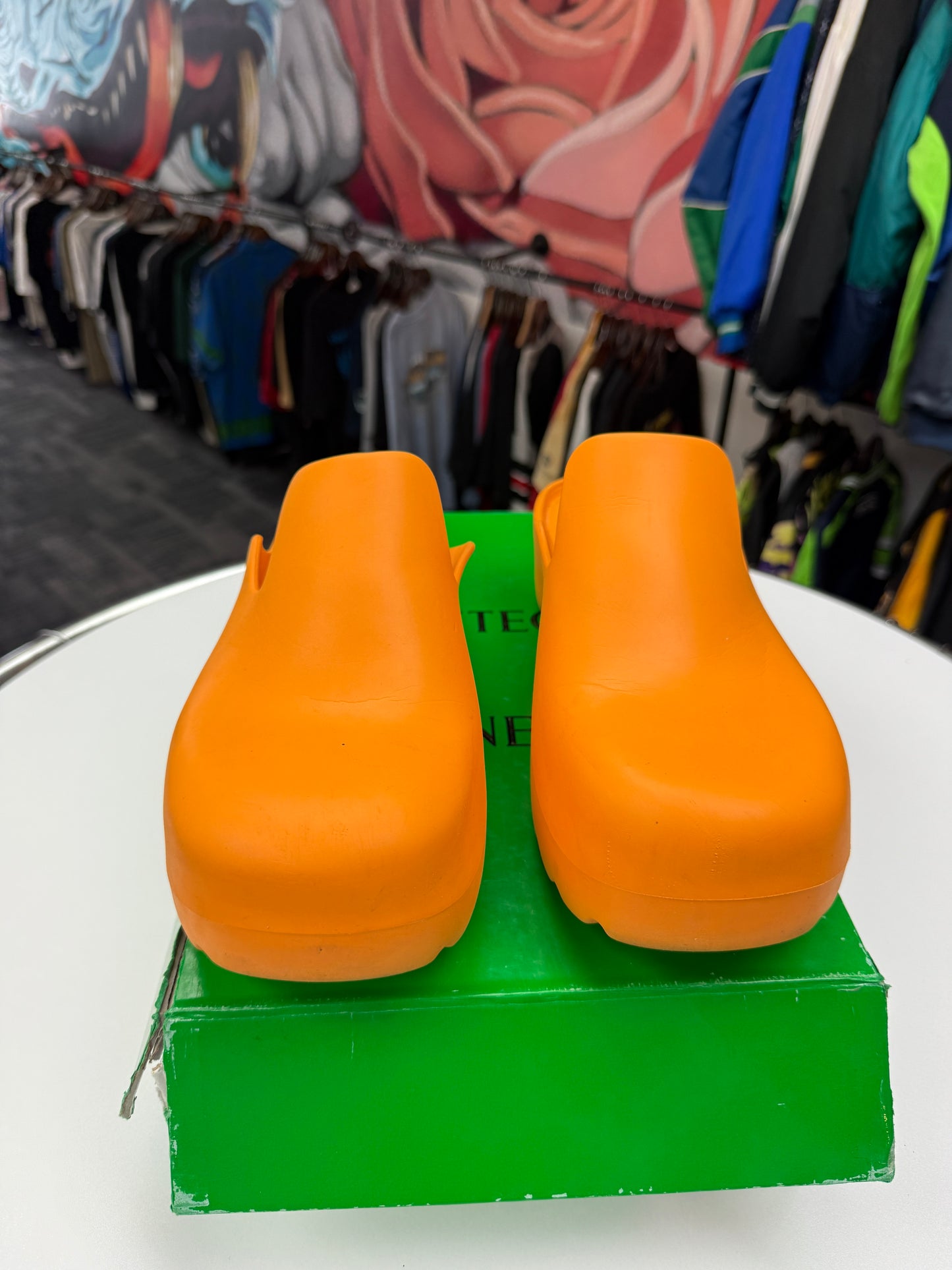 Preowned Bottega Veneta Rubber Slides