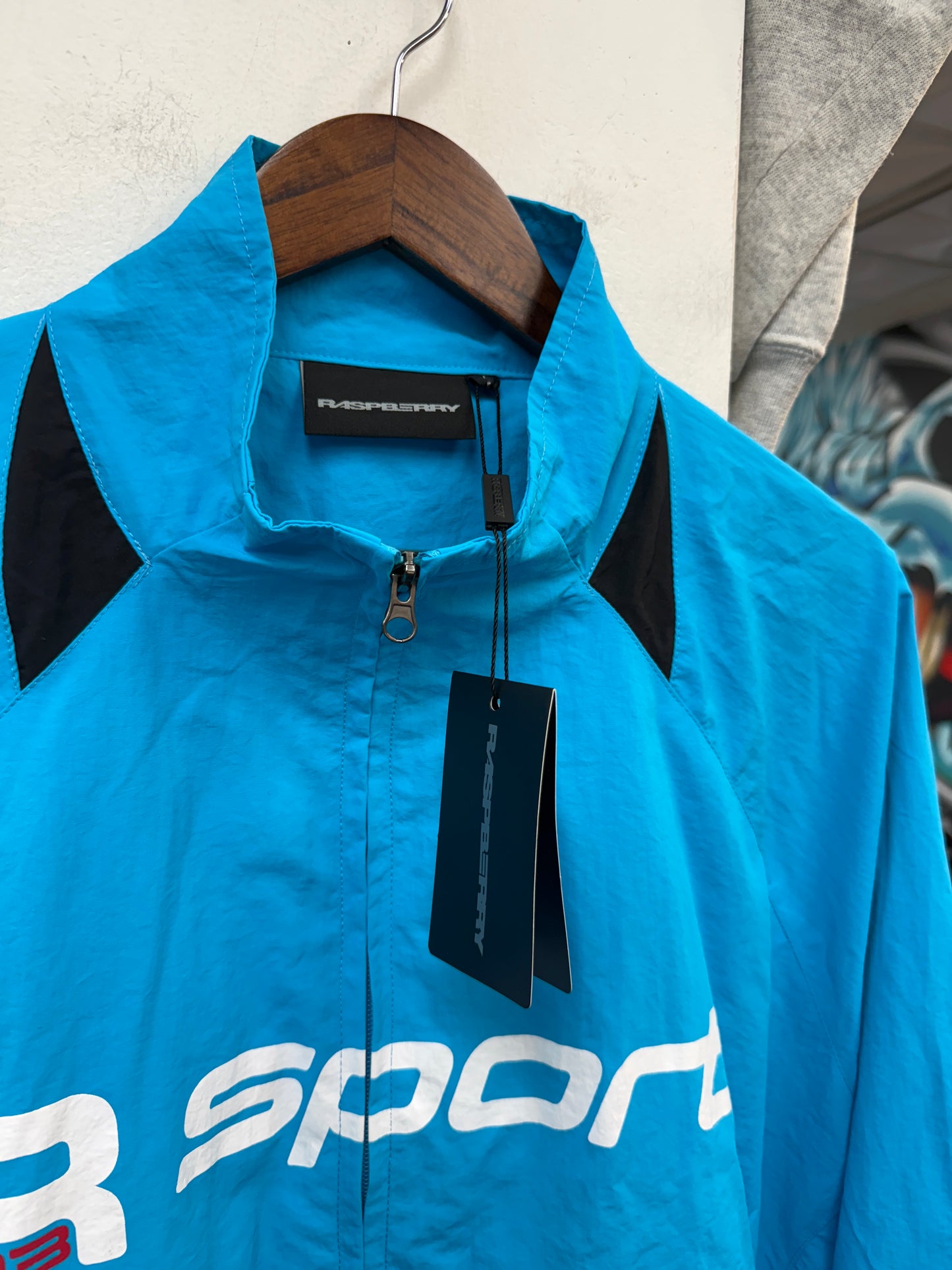 New GV Gallery Sport Windbreaker