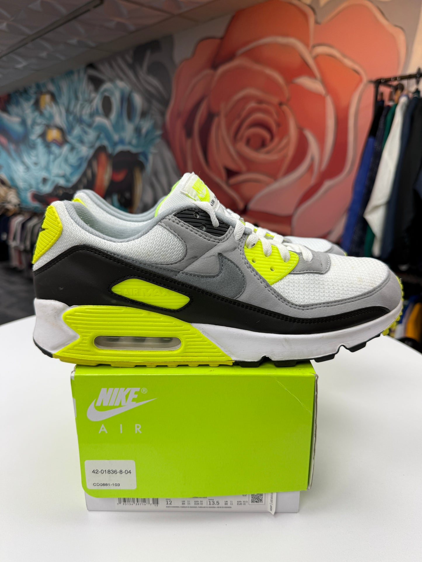 Preowned Air Max 90 Volt 2020