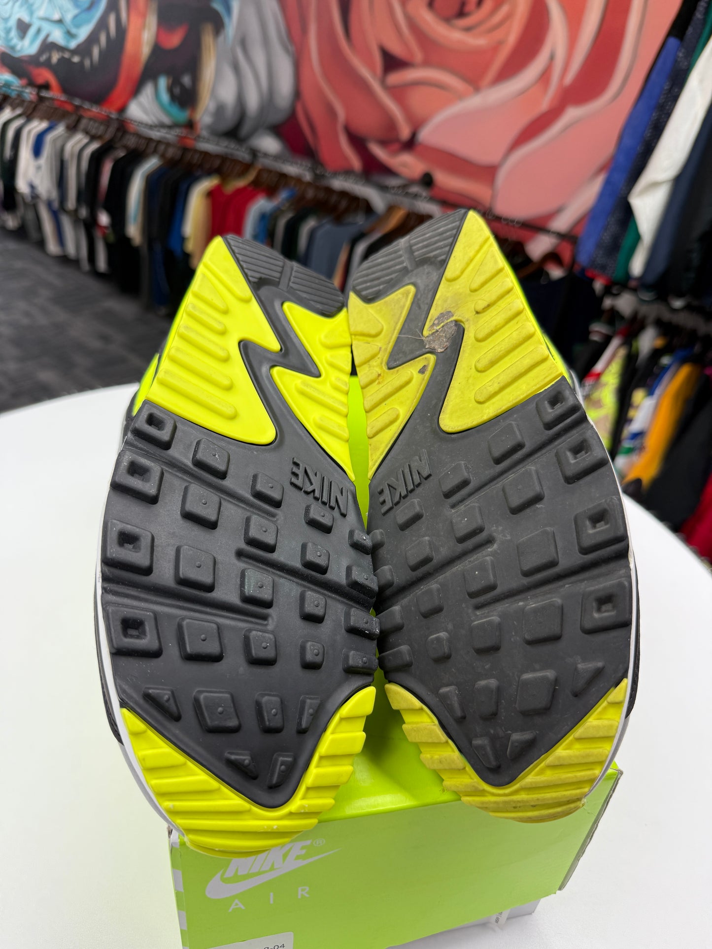 Preowned Air Max 90 Volt 2020