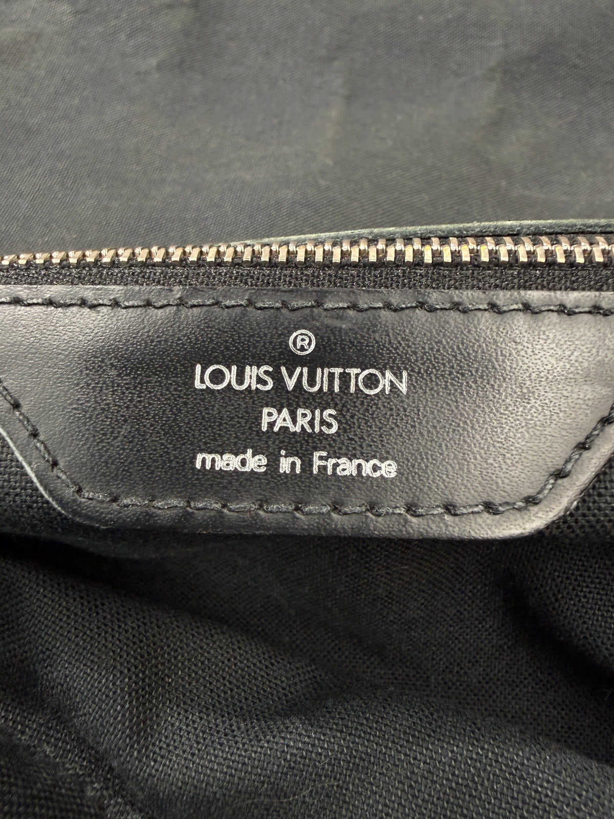 LV Taiga Dersou Messenger Bag