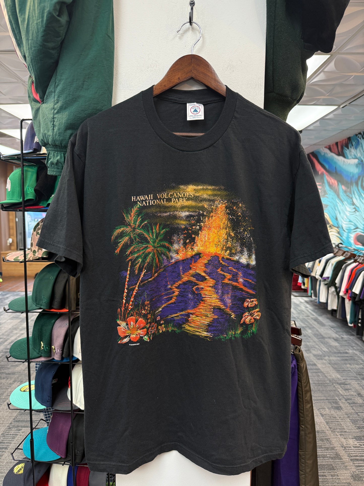 Vintage Hawaii Volcanoes Tee