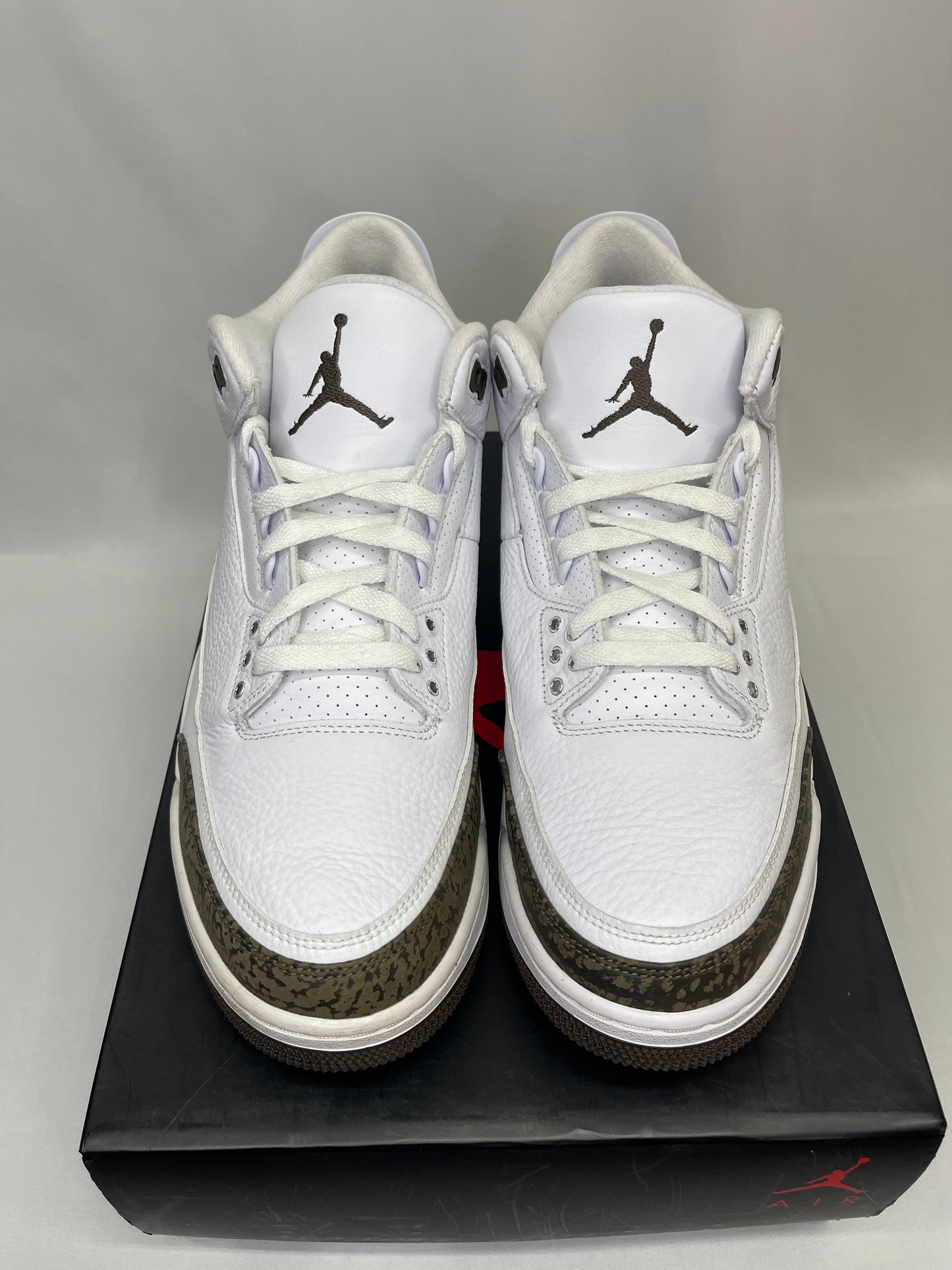 Preowned Jordan 3 Mocha